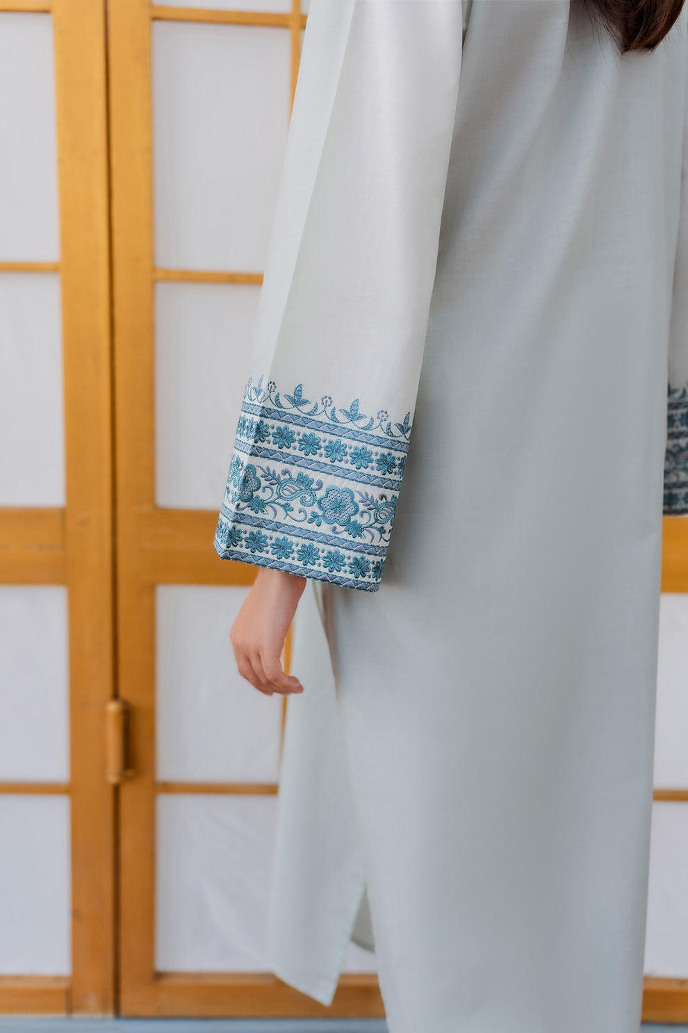 Serene Embroidered 2-Piece