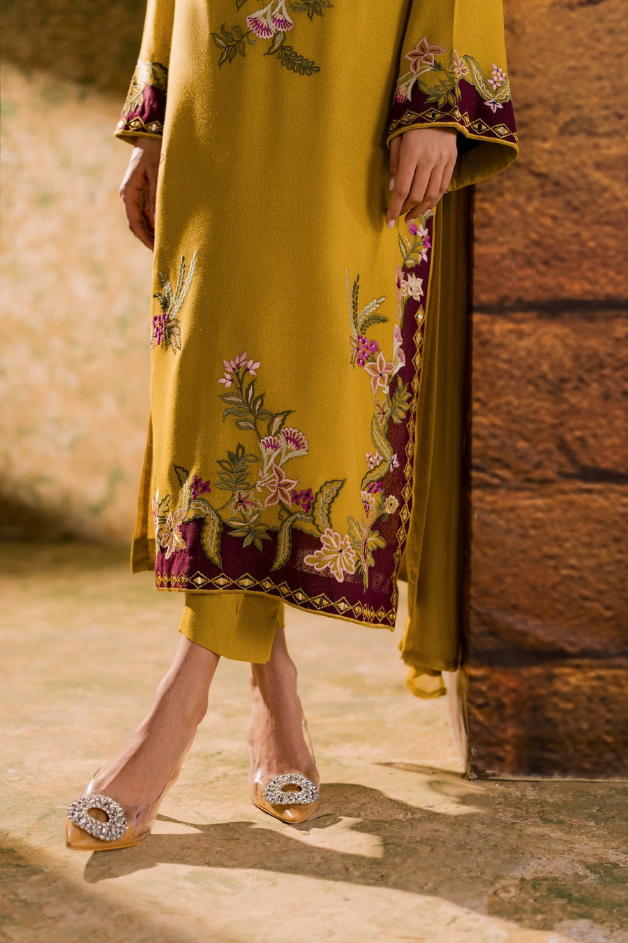 Anaira Embroidered 3Pc